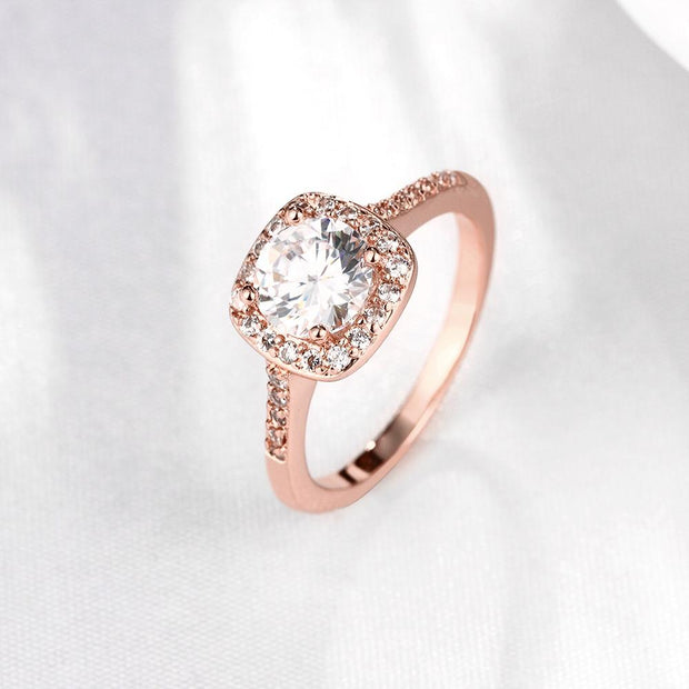 18K Gold-Plated Halo Ring Made with Elements - ALILY 