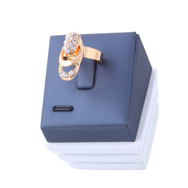 4 Piece Royal Jewelry Set With ® Crystals 18K Gold Plated Set in 18K Gold Plated