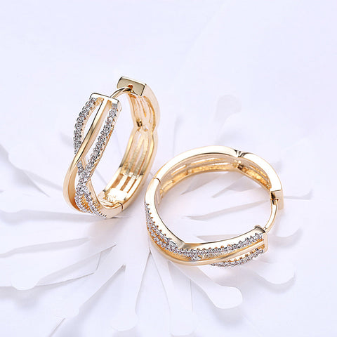 Intertwined Inception Twist 0.90" Hoop Earring in 18K Gold Plated