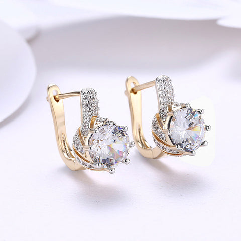 Vienna 1.00 Ct White Topaz Round Cut Huggie Earring in 18K Gold Plated