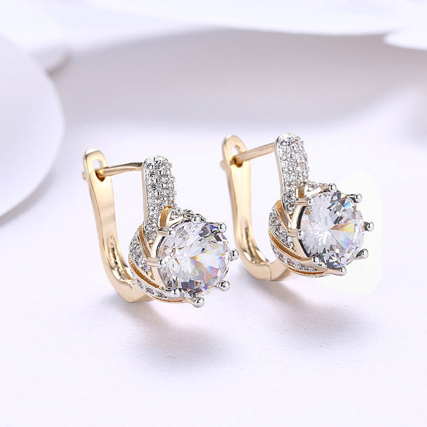 Vienna 1.00 Ct White Topaz Round Cut Huggie Earring in 18K Gold Plated