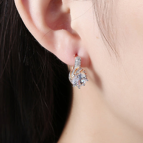 Vienna 1.00 Ct White Topaz Round Cut Huggie Earring in 18K Gold Plated
